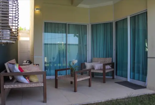 Casa duplex à venda com 205 metros em condomínio fechado