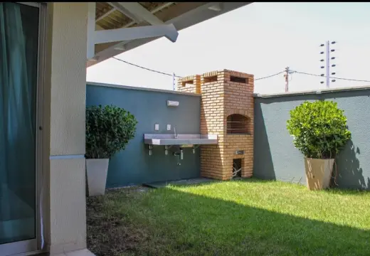 Casa duplex à venda com 205 metros em condomínio fechado